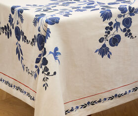 La DoubleJ &#39;Wildbird&#39; tablecloth, large, blue BLUE LADJ25LAR154MUL
