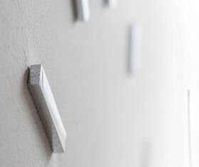 Nomon 'Puntos Suspensivos' clock MULTICOLOUR NOMO21PUN453SIL