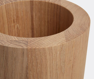 Michael Verheyden 'Busk' vase, oak LIGHT BROWN MIVE22BUS045BEI