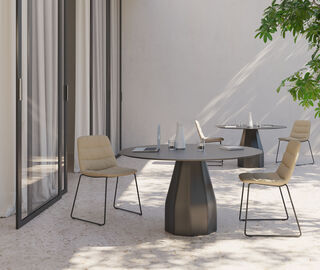 Viccarbe 'Burin' table, black BLACK VICC21BUR068BLK