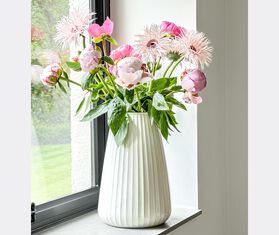 XLBoom &#39;Dim&#39; vase, medium, cream IVORY XLBO23DIM465WHI