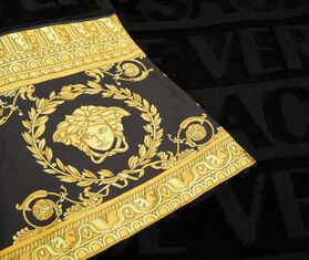 Versace 'I Love Baroque' bath sheet, black BLACK VERS22BAT891BLK