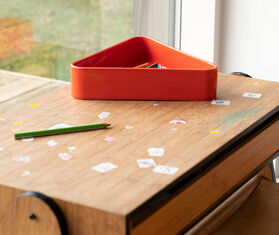 Raawii &#39;Canvas&#39; centrepiece, red RED RAAW22CEN786RED