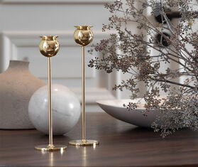 Skultuna &#39;Tulip&#39; candlestick, medium BRASS SKUL22TUL209BRA