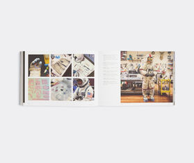 Thames &amp; Hudson 'Space Journal: The Art and Science of Cosmic Exploration' MULTICOLOR THHU26SPA186MUL