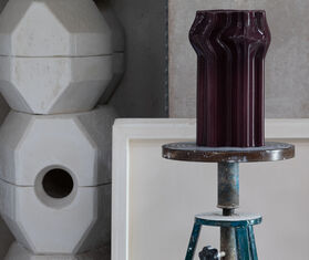 Nuove Forme 'Extruded Shape Vase', burgundy BURGUNDY NUFO22VAS526BUR