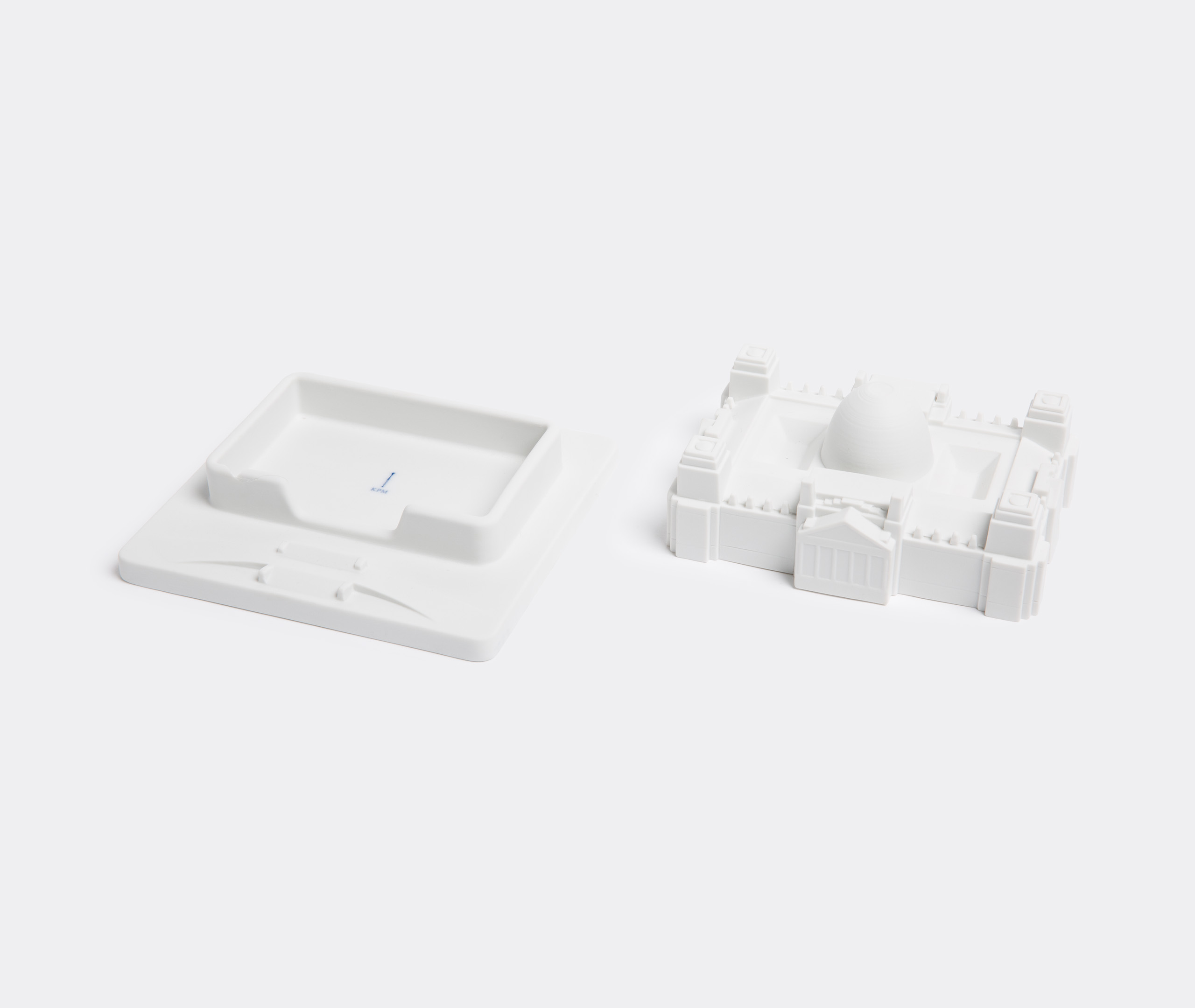 Kpm Berlin Decorative Objects White Uni In White