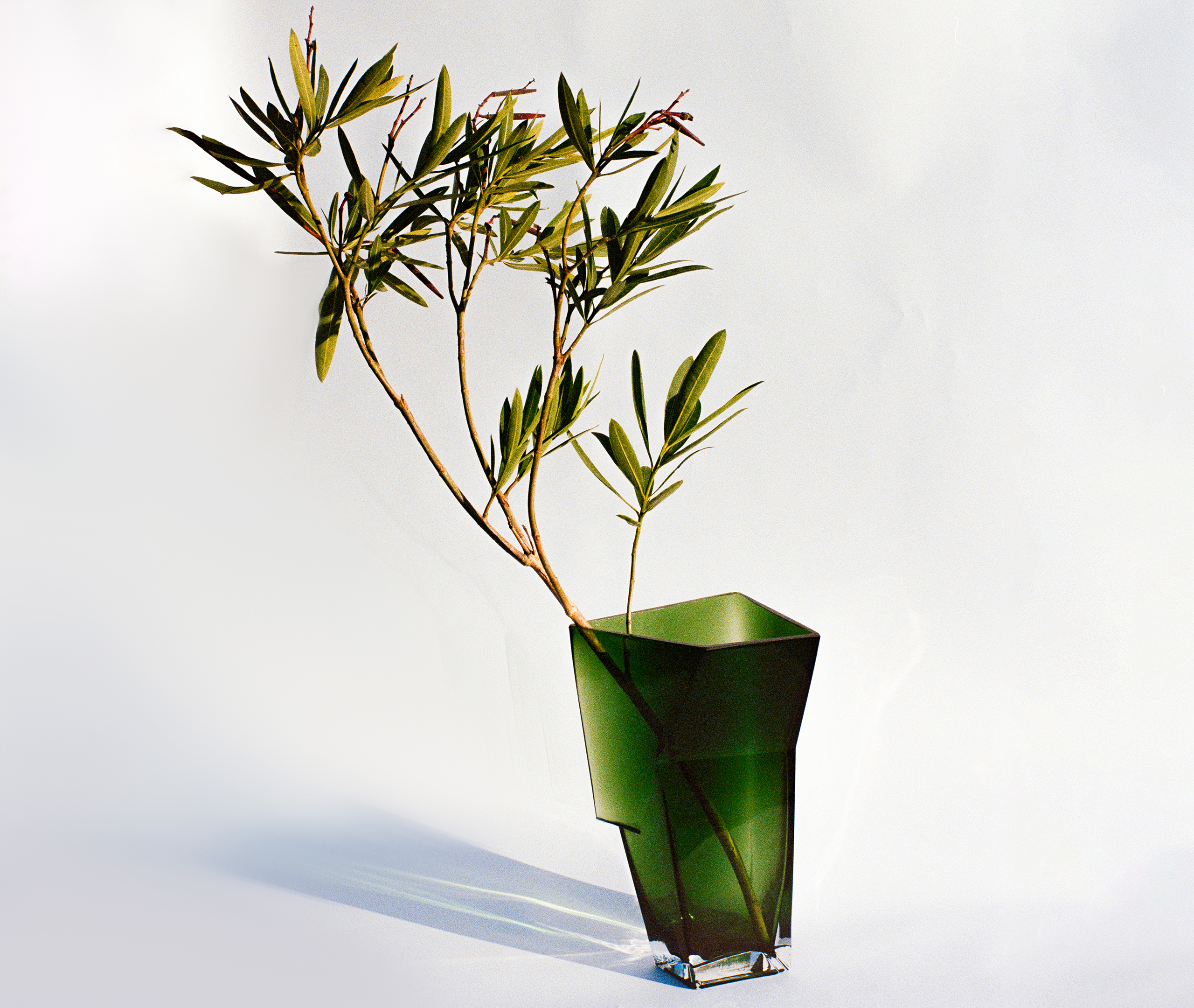 Serax Dunk 8 Vase (33.5cm X 18.5cm)