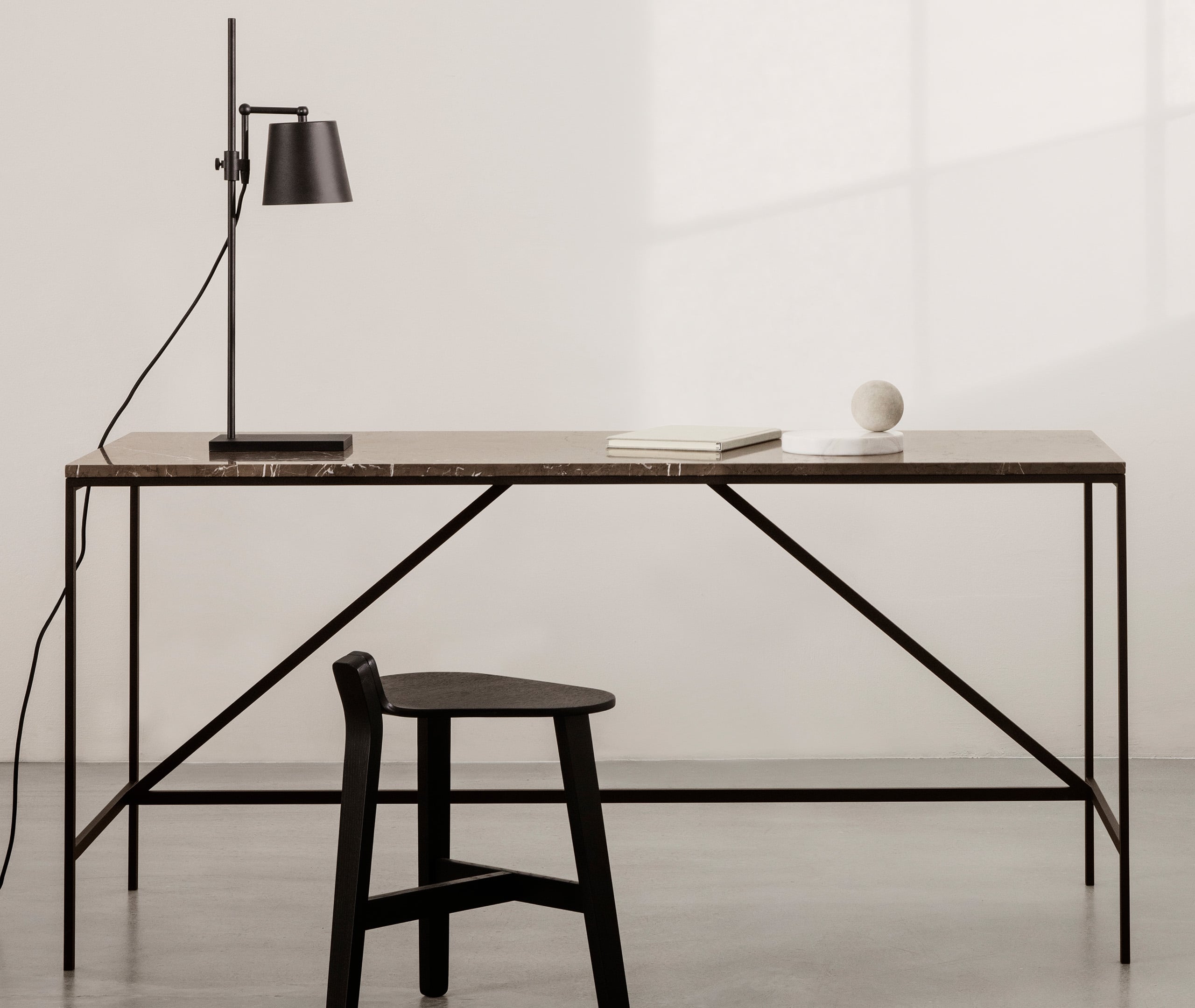 Karakter Lighting Black Uni In Black