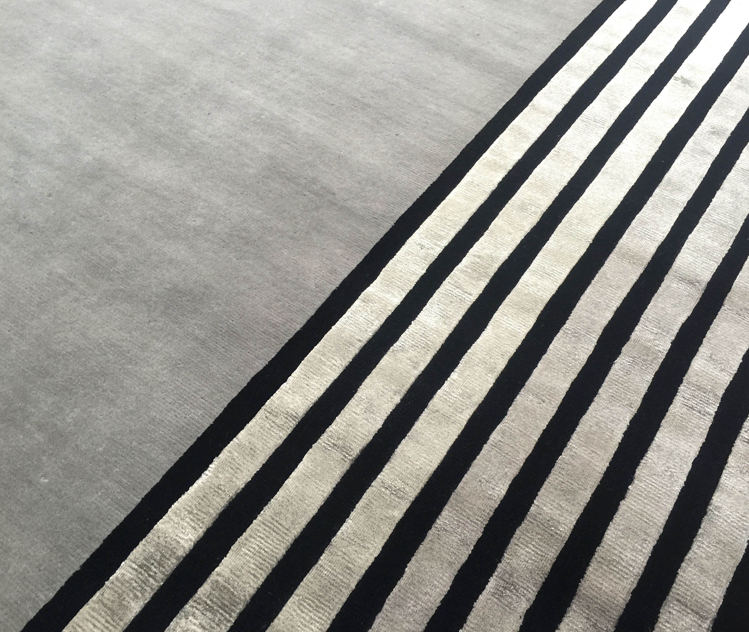 Illulian Rugs Grey Uni In Grey