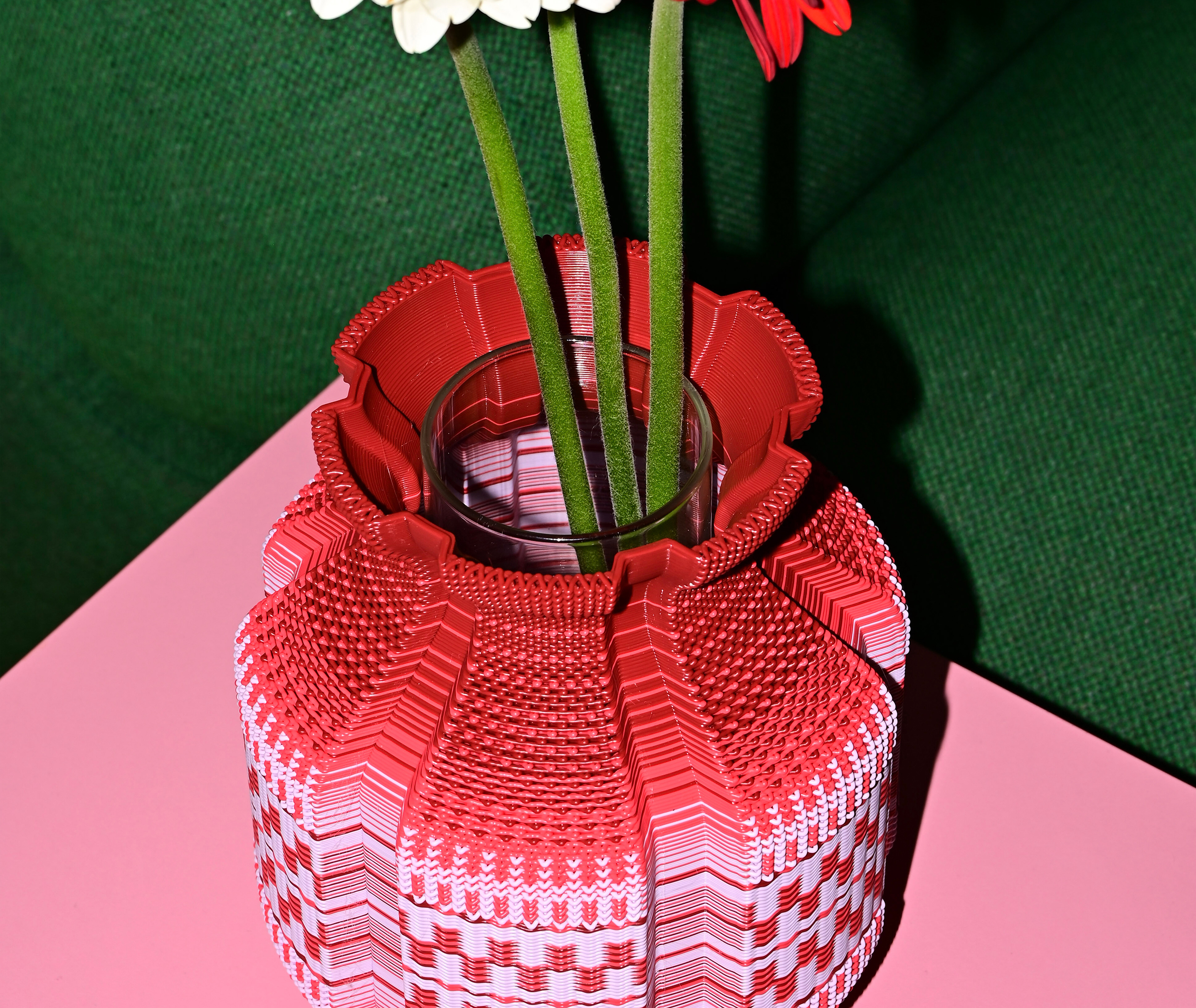 Wontek Ancient Aliens Geometric-patterned Vase In Red